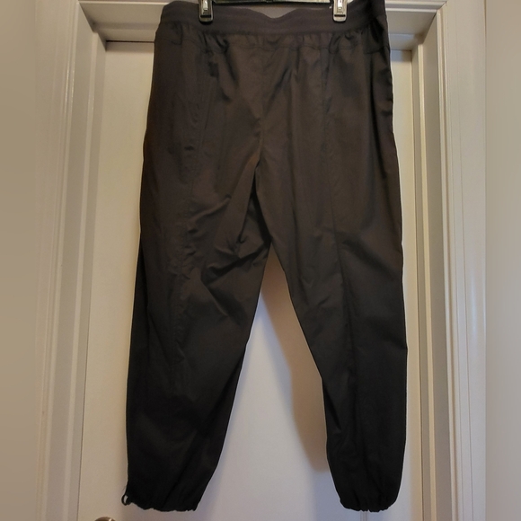 Avia Women's FeatherStretch  Parachute Pants - Picture 3 of 6